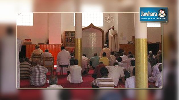 الاحتفاظ ب10 متشدّدين دينيا منعوا إماما من إمامة المصلين في القلعة الكبرى