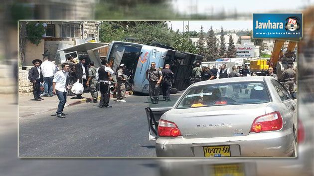 القدس : استشهاد فلسطيني بنيران الاحتلال بعد أن صدم حافلة ركاب إسرائيلية بجرافة