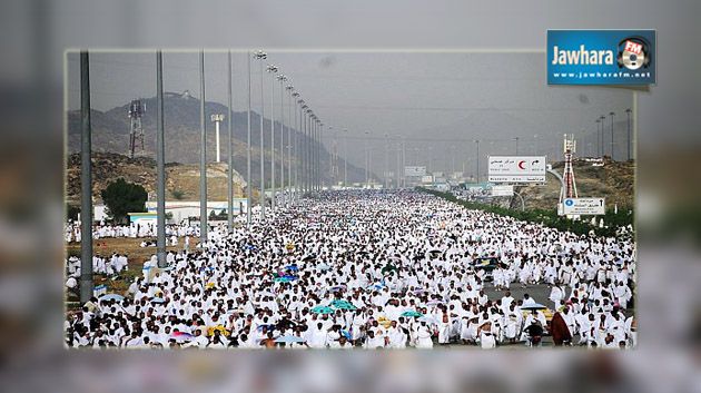 حجاج بيت الله الحرام ينفرون من عرفات إلى مزدلفة