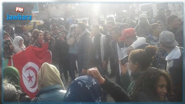 مسيرات حاشدة تجوب شوارع القصرين تنديدا بقرار ترامب