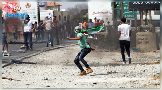 الأقصى : شهيد ومئات الجرحى من الفلسطينيين