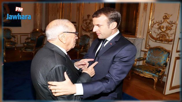 ماكرون يعد بمساعدة تونس للخروج من 