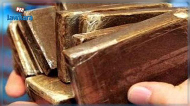 ايقاف شخص بحوزته كيلوغرامين من 'الزطلة'