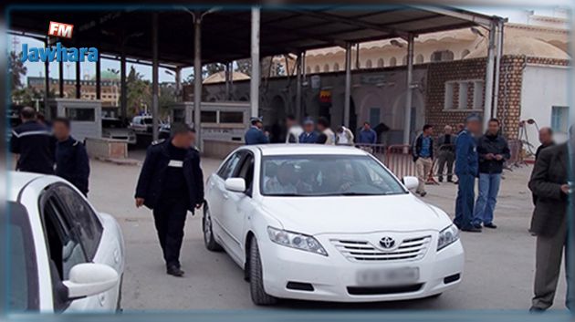 راس جدير : حجز  قنبلة يدوية داخل سيارة ليبية