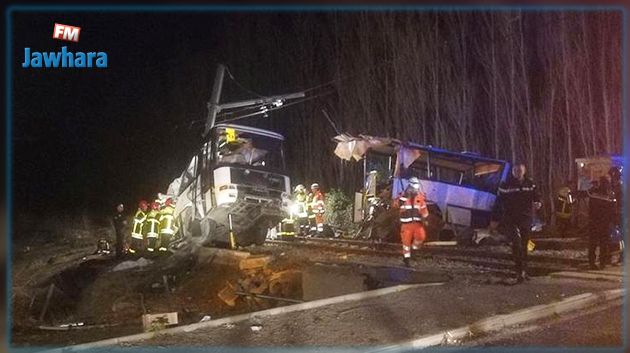 فرنسا : مقتل واصابة 24 تلميذا في حادث تصادم بين حافلة وقطار 