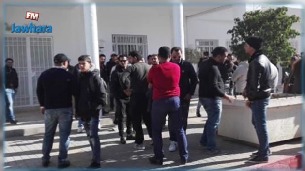 وقفة احتجاجية للناجحين في مناظرة شركة النقل بالساحل