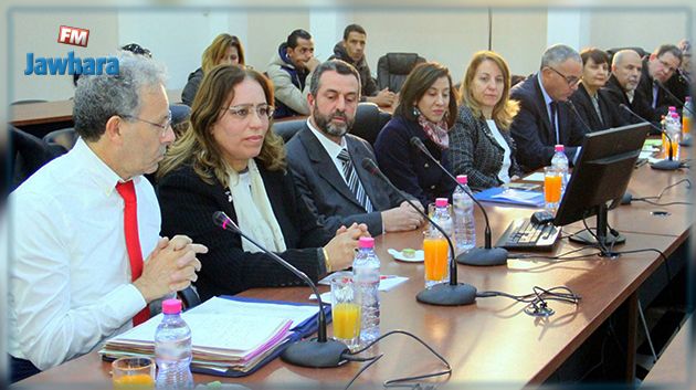  تكريم الفريق الطبي الذي أجرى أول عملية زرع كبد في تونس