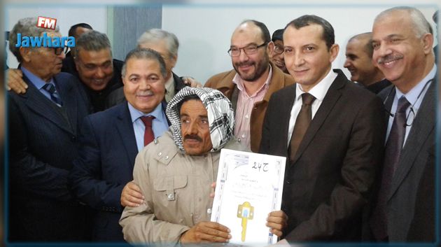 بنزرت : تسليم سندات ملكية لـ200 مسكن اجتماعي لفائدة مستحقيها من ضعاف الحال