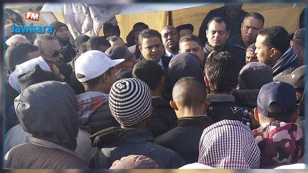 بعد غلق عدد من الطرقات..والي الكاف يتحاور مع المحتجين