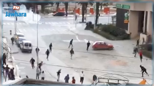 الوحدات الأمنية تفرق عددا من احباء الترجي بعد رشق دورية بالحجارة