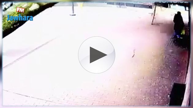 فيديو : 'معجزة' تنقذ أمّا ورضيعها من موت محقّق