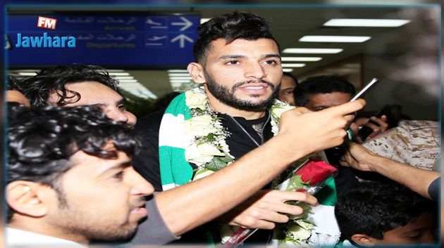استقبال حافل لبن عمر من قبل جماهير أهلي جدة