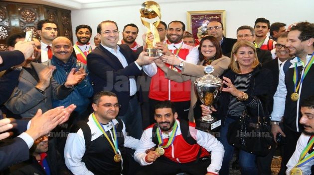 إستقبال أبطال إفريقيا لكرة اليد في مطار تونس قرطاج