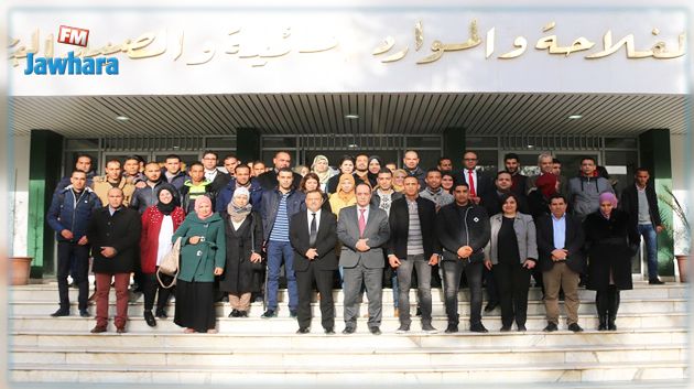 وزير الفلاحة يكلف 66 شابا متخرجا بمهام حرس الصيد البحري