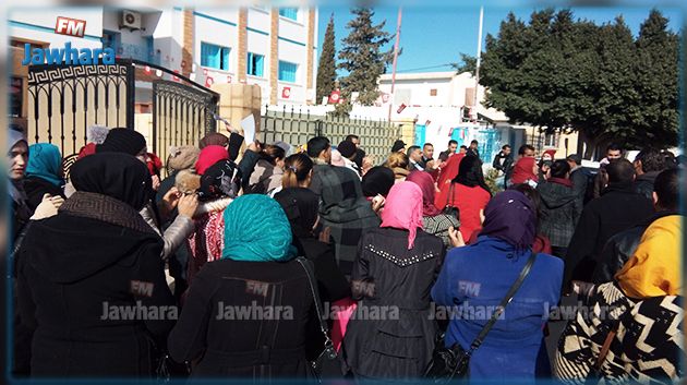 وقفة احتجاجية للمعلمين النواب في سيدي بوزيد