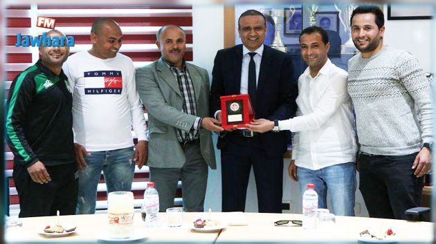 رئيس الجامعة التونسية لكرة القدم يستقبل النجم العلوي ومستقبل رجيش
