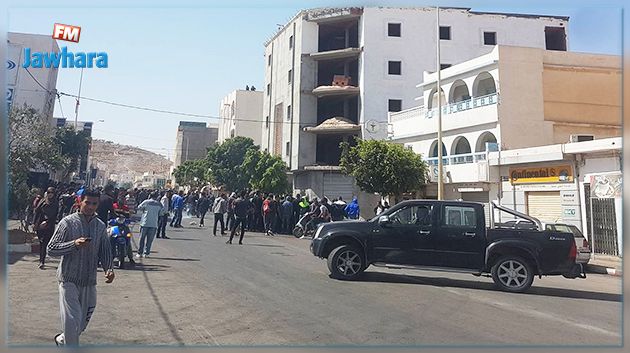 تطاوين : تدخل قوات الأمن لفض الاحتجاجات وايقاف منسق اعتصام الكامور 