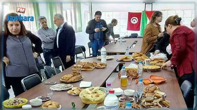 أساتذة 'يحتفلون' أثناء الدروس في سوسة : مندوب التربية يعلّق 