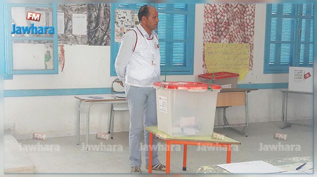 الوسلاتية : إقبال ضعيف على مكتب الاقتراع من قبل الأمنيين و العسكريين