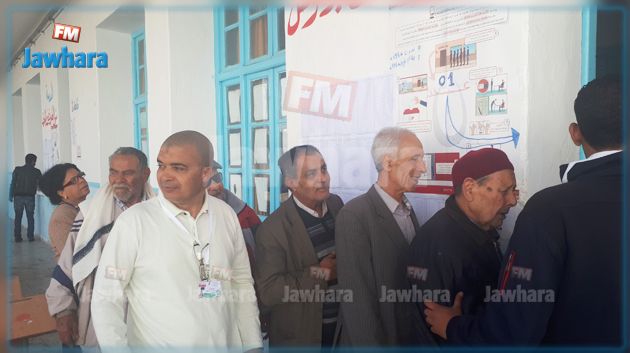 مراكز الاقتراع تفتح أبوابها