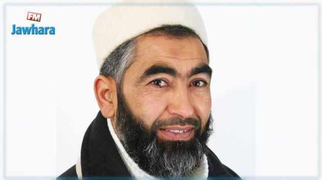 عادل العلمي يحتج في رمضان أمام مقر قناة الحوار التونسي