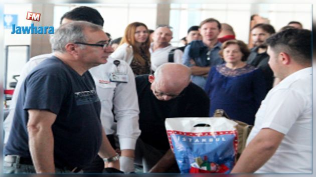منع السفير الإسرائيلي من دخول قاعة VIP في مطار تركي وتفتيشه (فيديو)