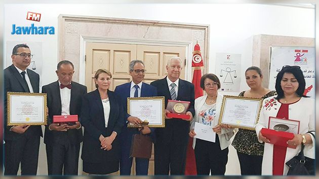 فازت بها مؤسسات من 3 ولايات : تسليم جائزة رئيس الجمهورية للنهوض بالأسرة