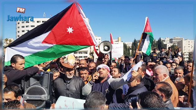 بعد إلغاء الترفيع في أسعار المحروقات.. الاحتجاجات تتواصل في الأردن