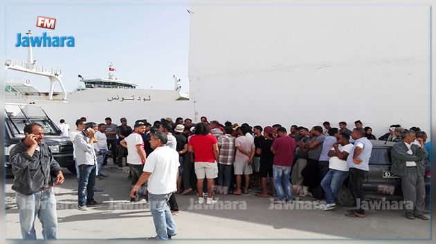نجا من الموت بأعجوبة : حسام يروي ما شاهده عند غرق مركب قرقنة
