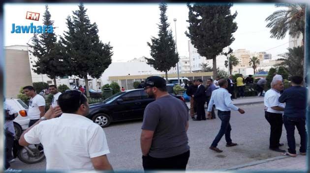 عند الإفطار : أهالي صفاقس يجلبون الطعام لعائلات ضحايا المركب المنكوب