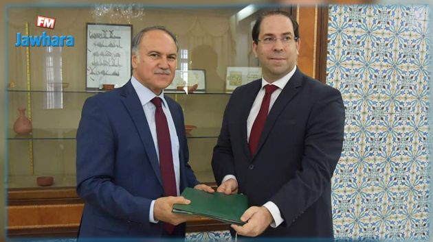 وزير التربية يسلم رئيس الحكومة نتائج الدورة الرئيسية لباكالوريا