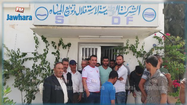 رغم انقطاعه لأشهر على مواطني بنقردان : اكتشاف تدفق الماء من إحدى حنفيات الصوناد