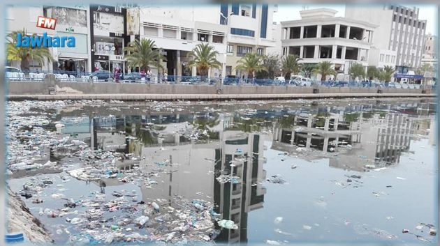صفاقس : وضع كارثي بالحوض المائي بشاطئ القراقنة والبلدية تتدخل