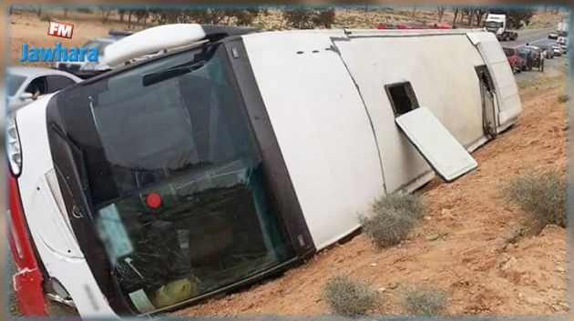 سيدي بوزيد : 16 جريحا جراء انقلاب حافلة سياحية تقل جزائريين