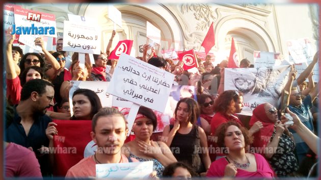 شارع الحبيب بورقيبة بالعاصمة : احتفالات عيد المرأة (صور)