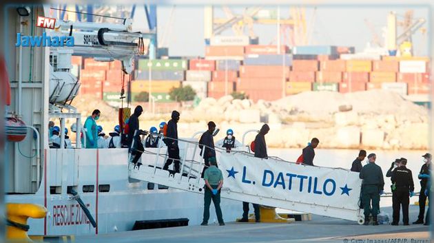 إيطاليا تسمح بنزول كل المهاجرين من سفينة الإنقاذ ديتشوتّي