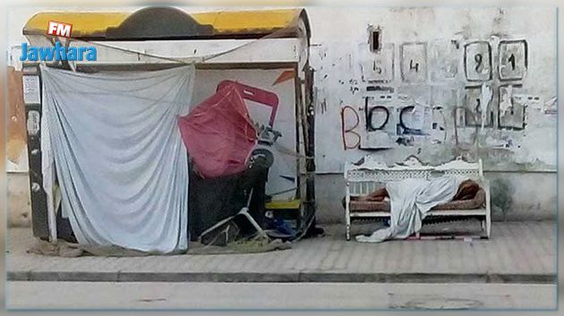 مواطن حوّل محطة حافلات إلى مأوى له : بلدية رواد تنفذ أمر الاجلاء