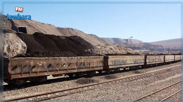 سيدي بوزيد : منع مرور 3 شاحنات وقطار لنقل الفسفاط بمنزل بوزيان