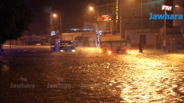 مياه الأمطار تغمر عددا من الشّوارع في سوسة