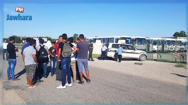 القيروان : عدد من الأهالي يمنعون الحافلات من نقل التلاميذ 