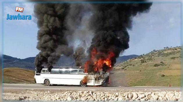 نشوب حريق في حافلة لنقل العمال بماطر