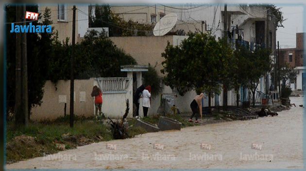 نداء استغاثة : المياه تحاصر عائلة في جبل الوسط