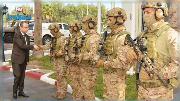 وزير الداخلية يؤدي زيارة ميدانية إلى الوحدة المختصة للحرس الوطني ببئر بورقبة