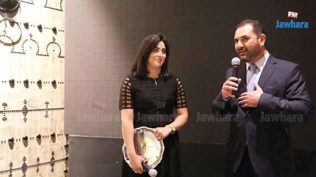 معز ادريس يكرم انس جابر ويقرر دعمها في المستقبل