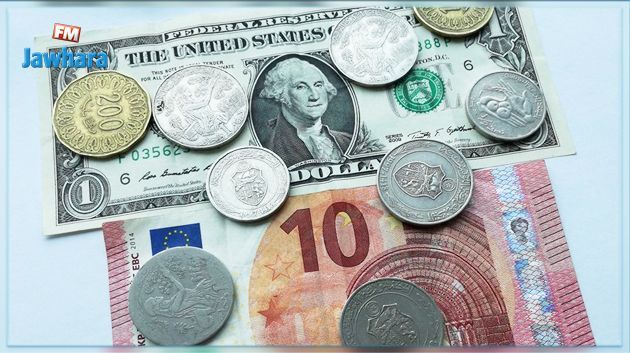 خبير مالي : تثبيت سعر الدينار إلى الأورو سيكون الحل الافضل لتفادي الاسوأ