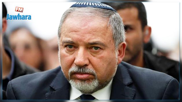 احتجاجا على وقف اطلاق النار في غزة : وزير دفاع الاحتلال الإسرائيلي يعلن استقالته 