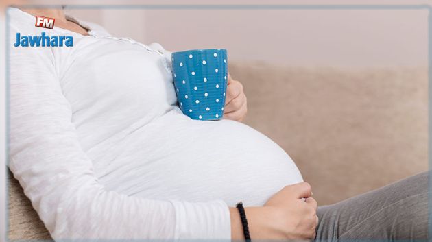 دراسة تحذر: تناول القهوة والشاي خلال الحمل قد يقلل حجم الجنين