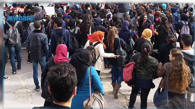 سيدي بوزيد : تلاميذ يرفضون الالتحاق بمقاعد الدراسة احتجاجا على مقاطعة الامتحانات