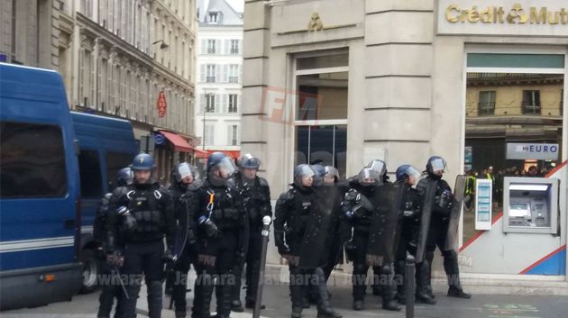 حركة السترات الصفراء تواصل احتجاجاتها في باريس