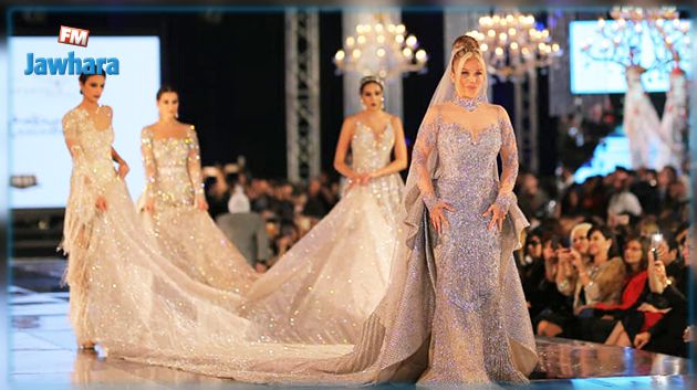 فستان نيكول سابا يثير الجدل بسبب سعره الخيالي (صور)